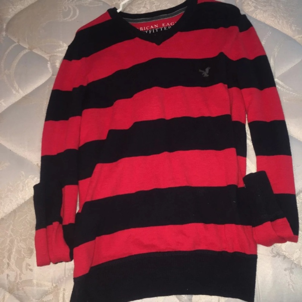 American Eagle red and blue sweater